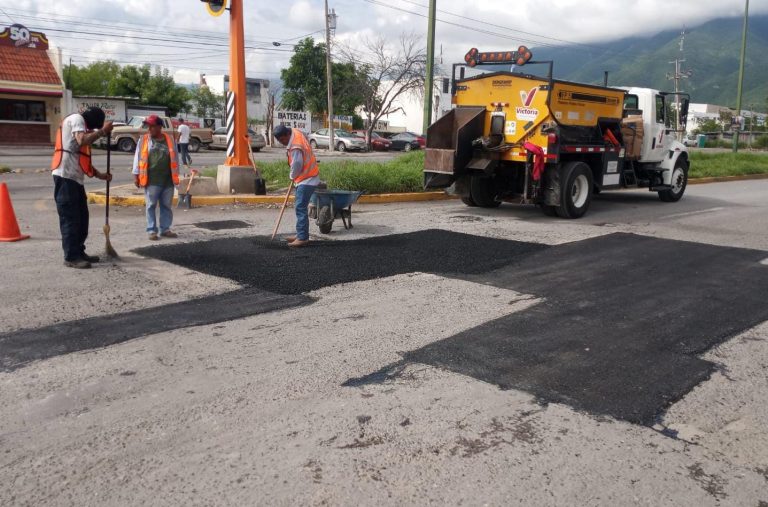 Acelera Municipio rehabilitación de asfalto dañado por lluvias