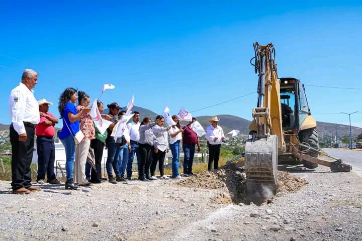 René Lara realiza arranque de obra de drenaje en el Barrio Independencia