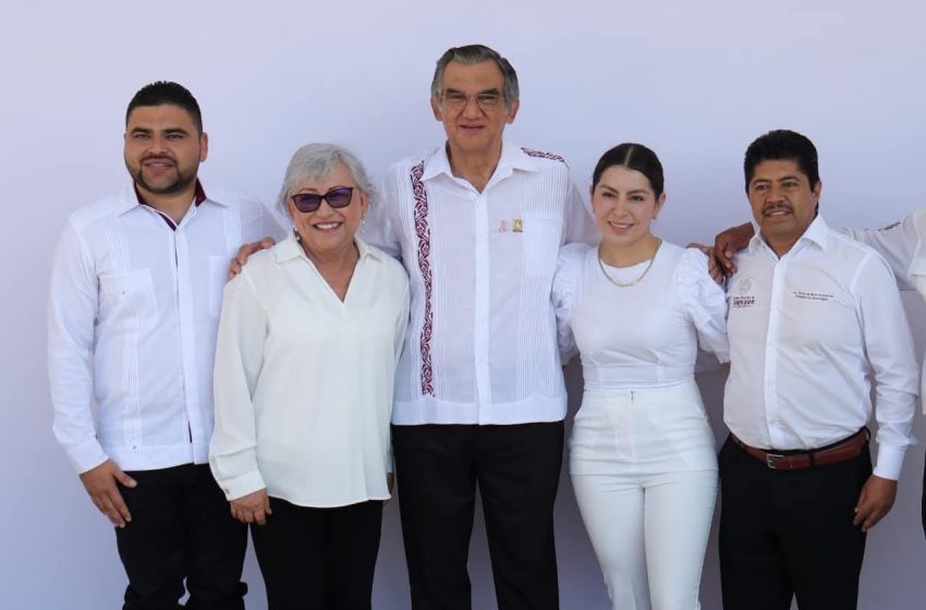  La alcaldesa Sindy Monita atestigua la Toma de Posesión del Comandante Interino de la 48/a Zona Militar