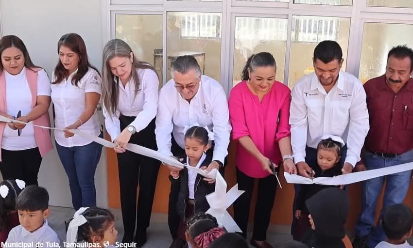 René Lara Cisneros entrega nueva aula en Jardín de Niños de Magdaleno Cedillo