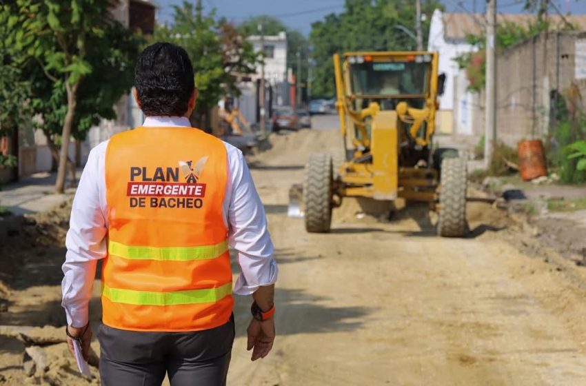 Atiende plan emergente de bacheo calles del centro de Victoria.