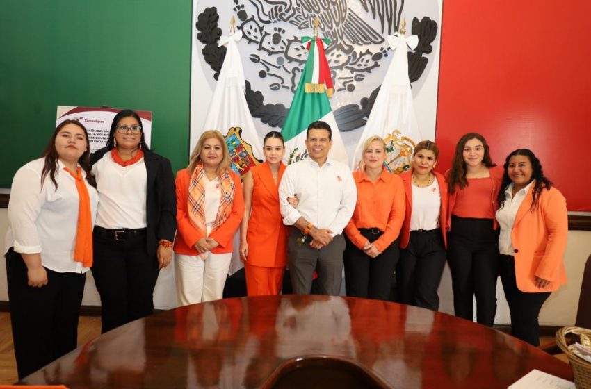  Firma Victoria decálogo contrala violencia hacia las mujeres.