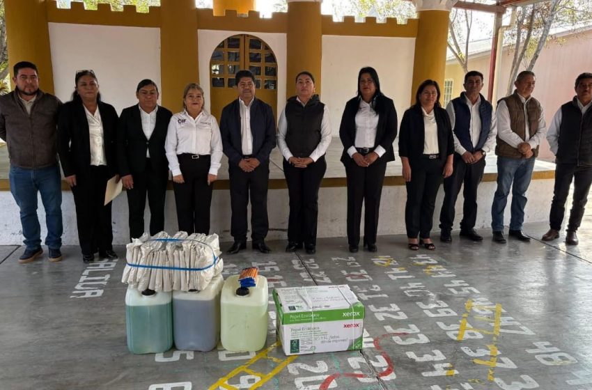  Manuel Báez visita el Jardín de Niños “Rosaura Zapata”