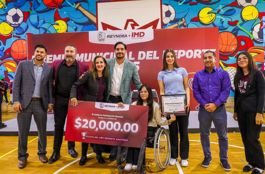 Carlos Peña entrega premios de 10 y 20 mil pesos a deportistas de Reynosa
