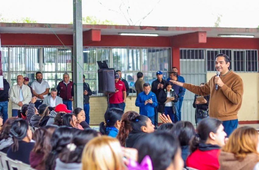  Llevó Alcalde de Reynosa Becas Rita Cetina a la Secundaria 45