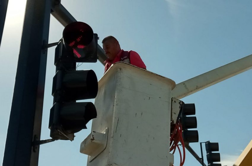  Reparó Gobierno de Reynosa semáforo de la carretera Monterrey-Matamoros