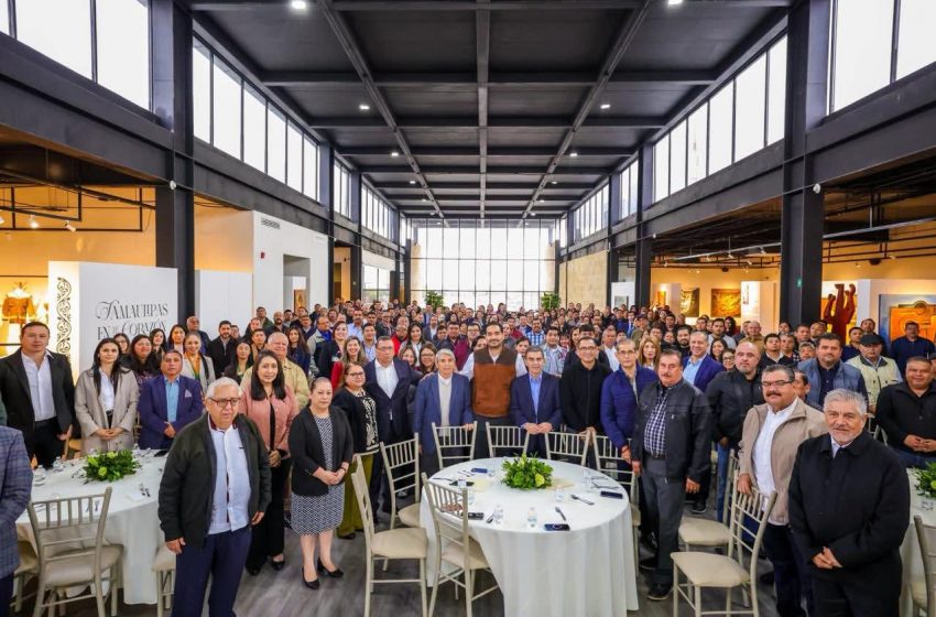  Reunión de unidad encabezaron Carlos Peña Ortiz y los dirigentes sindicales Reynaldo Garza Elizondo y Edmundo García Román