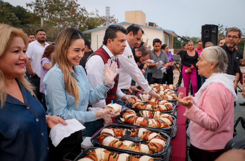  DIF Victoria y gobierno municipal celebran el Día de Reyes con familias de la colonia Altas Cumbres.