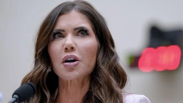  Trump anuncia que reemplazará a Kristi Noem al frente de Seguridad Interior por el senador Mullin