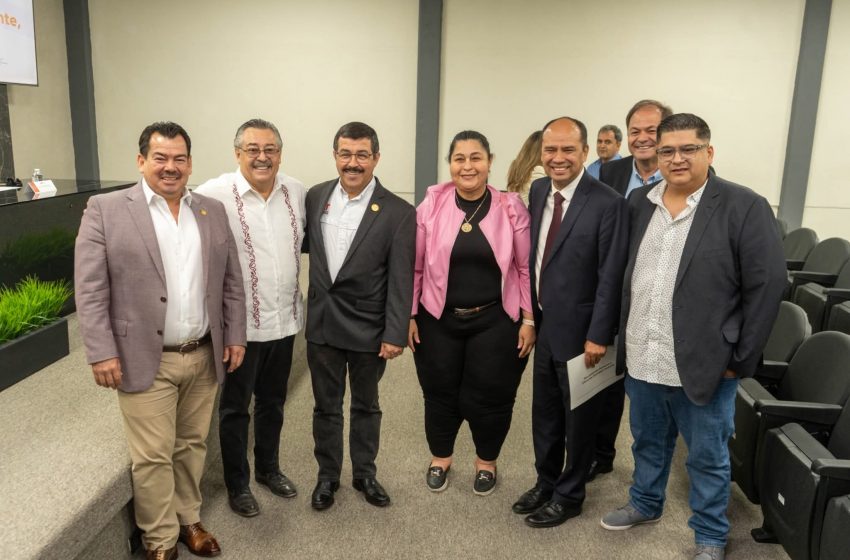  René Lara participa en la UAT en conferencia sobre voto migrante y elecciones 2027