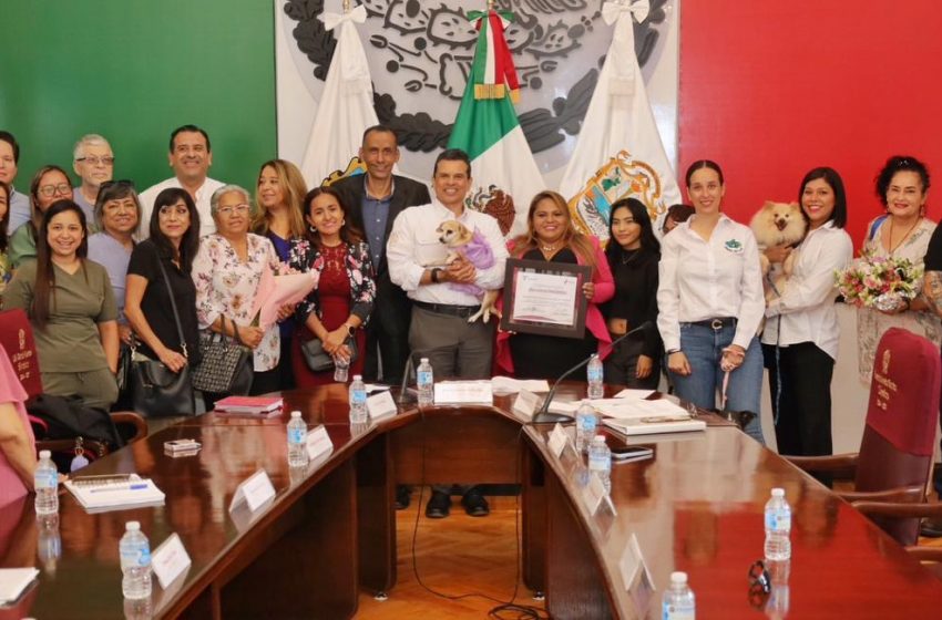  Distingue Cabildo victorense a rescatista de animales.