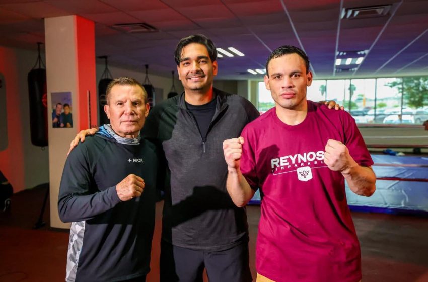  Carlos Peña Ortiz se puso lo guantes con el campeón mundial Julio César Chávez