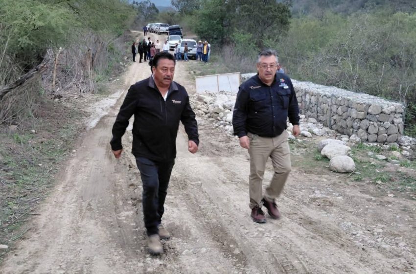  Fortalece René Lara caminos en la sierra de Tula con obras prioritarias
