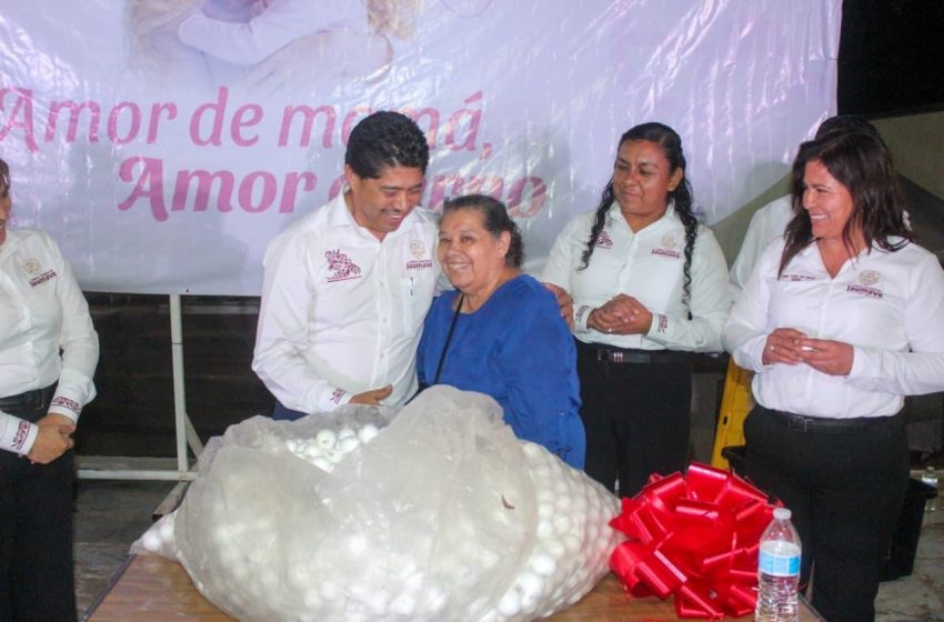  ¡Alcalde de Jaumave regala solar por Día de las Madres!