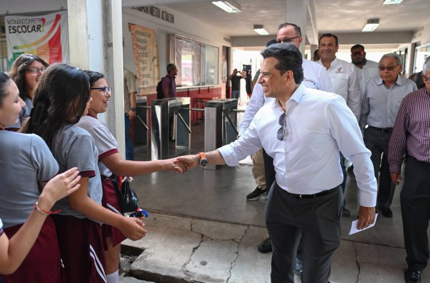  Alcalde Lalo Gattás Báez inicia obra en Secundaria Técnica 54.