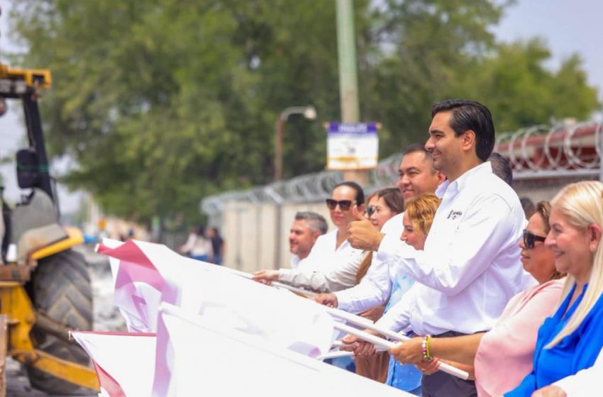  Dio Carlos Peña Ortiz banderazo a pavimentación de la calle 2 de Febrero en La Presa