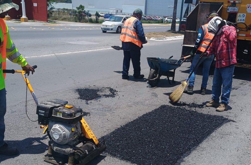  Intensifican acciones de rehabilitación de vialidades en la Capital.