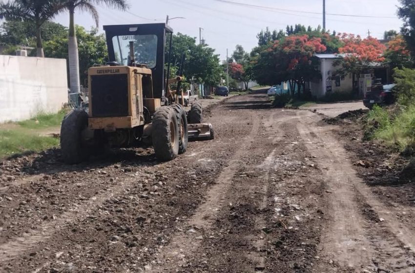  En atención a la indicación de Lalo Gattás, sigue rehabilitación de calles y avenidas.