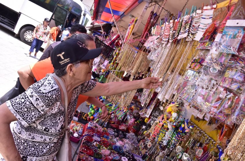  Programa de Turismo Social lleva a adultos mayores a pasear a El Chorrito en Hidalgo, Tamaulipas
