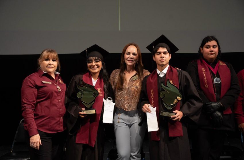  Impulsa Carmen Lilia Canturosas educación y oportunidades; egresan mil 650 jóvenes de las preparatorias municipales