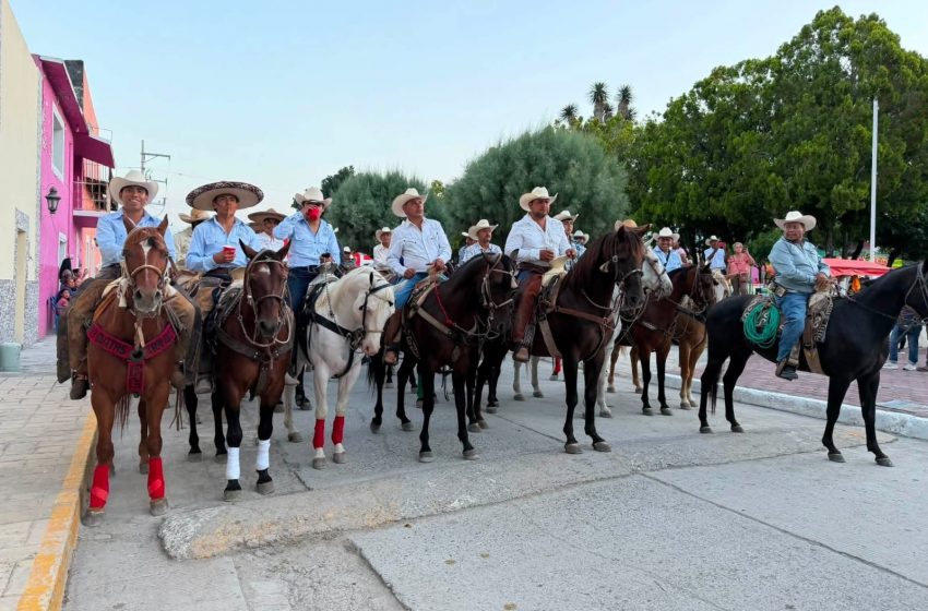  Palmillas comienza los festejos de su 399 aniversario con espectacular callejoneada