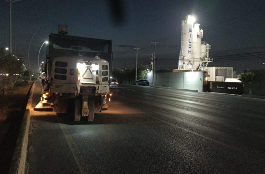  Realiza Servicios Públicos barrido nocturno de avenidas principales