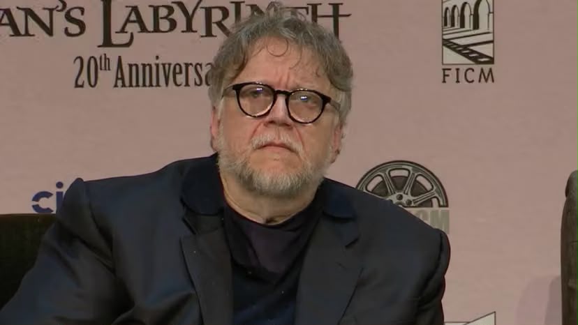  “Es insostenible y aterrador”: Guillermo del Toro respalda las protestas por el agua contaminada en Jalisco